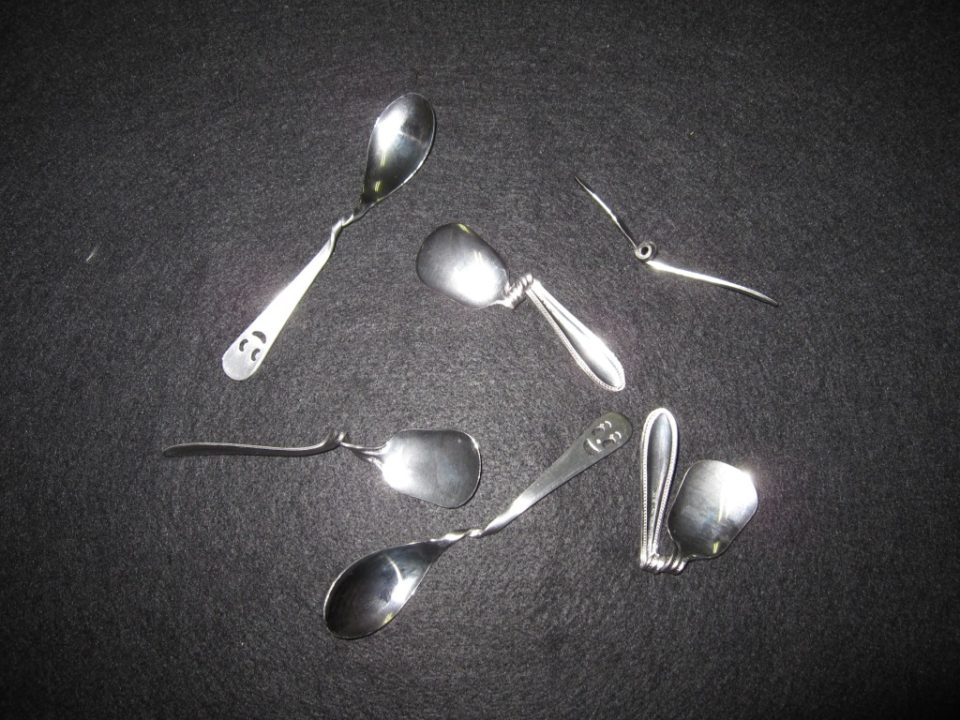 Spoon bending｜スプーン曲げ