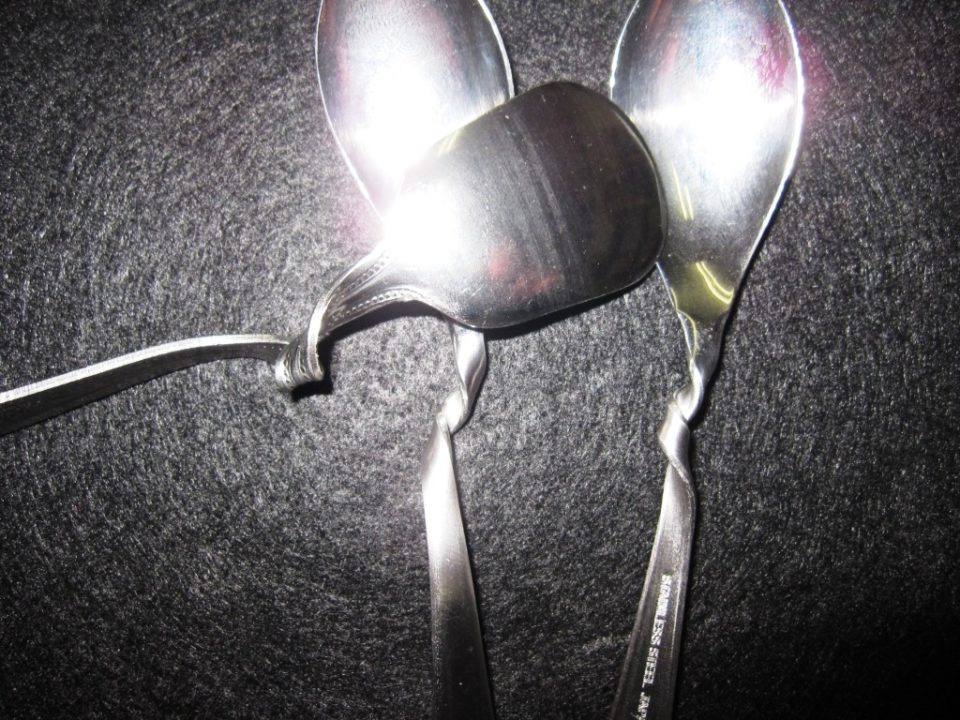 Spoon bending｜スプーン曲げ３